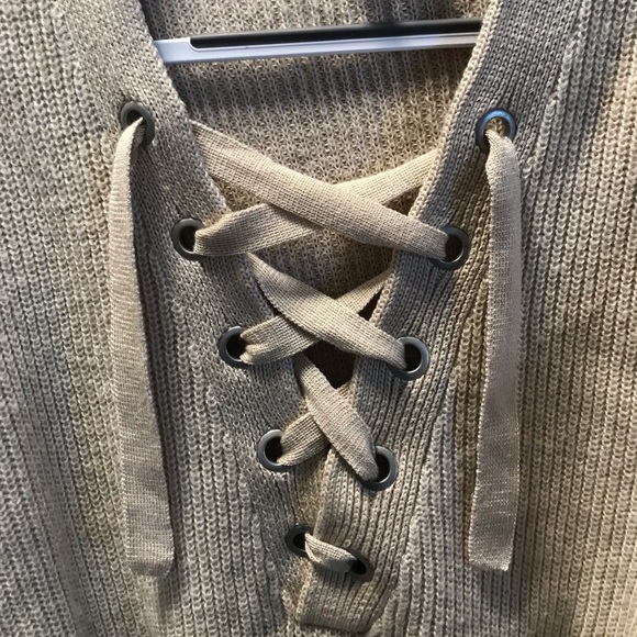 H&M lace up knit sweater - Picture 3 of 4